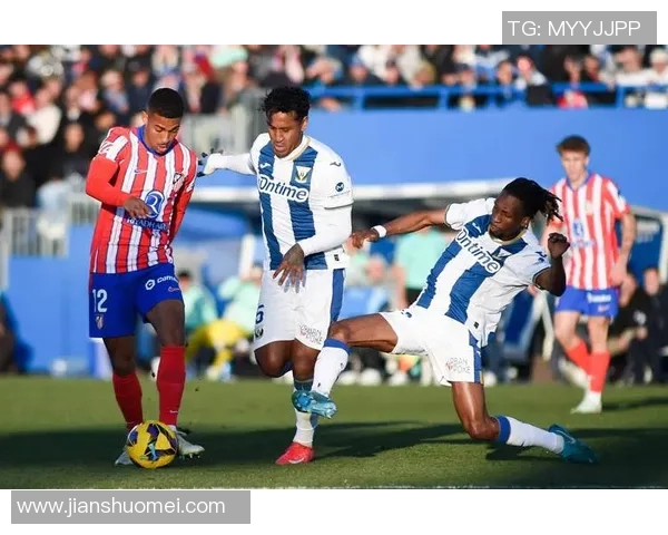 世体:巴萨将采纳办法,防止重蹈法兰克福球迷占领诺坎普覆辙 世体:巴萨将采纳办法,防止重蹈法兰克福球迷占领诺坎普覆辙